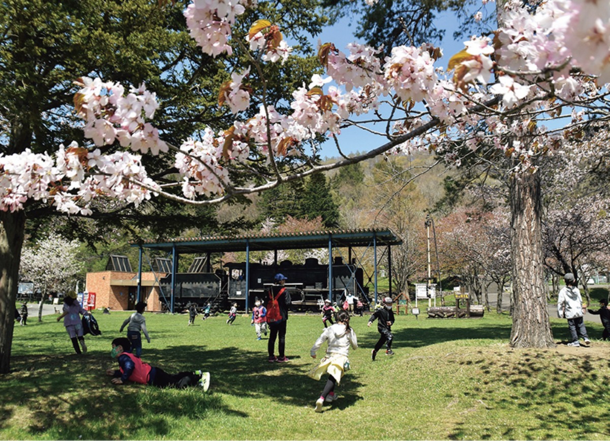 北海道移住・秋｜栗山町　移住者起業で活気。利便性と豊かな自然の両立