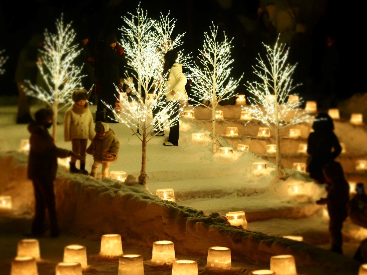 定山渓神社の境内に煌めく「雪灯路2025」1月25日～2月1日開催