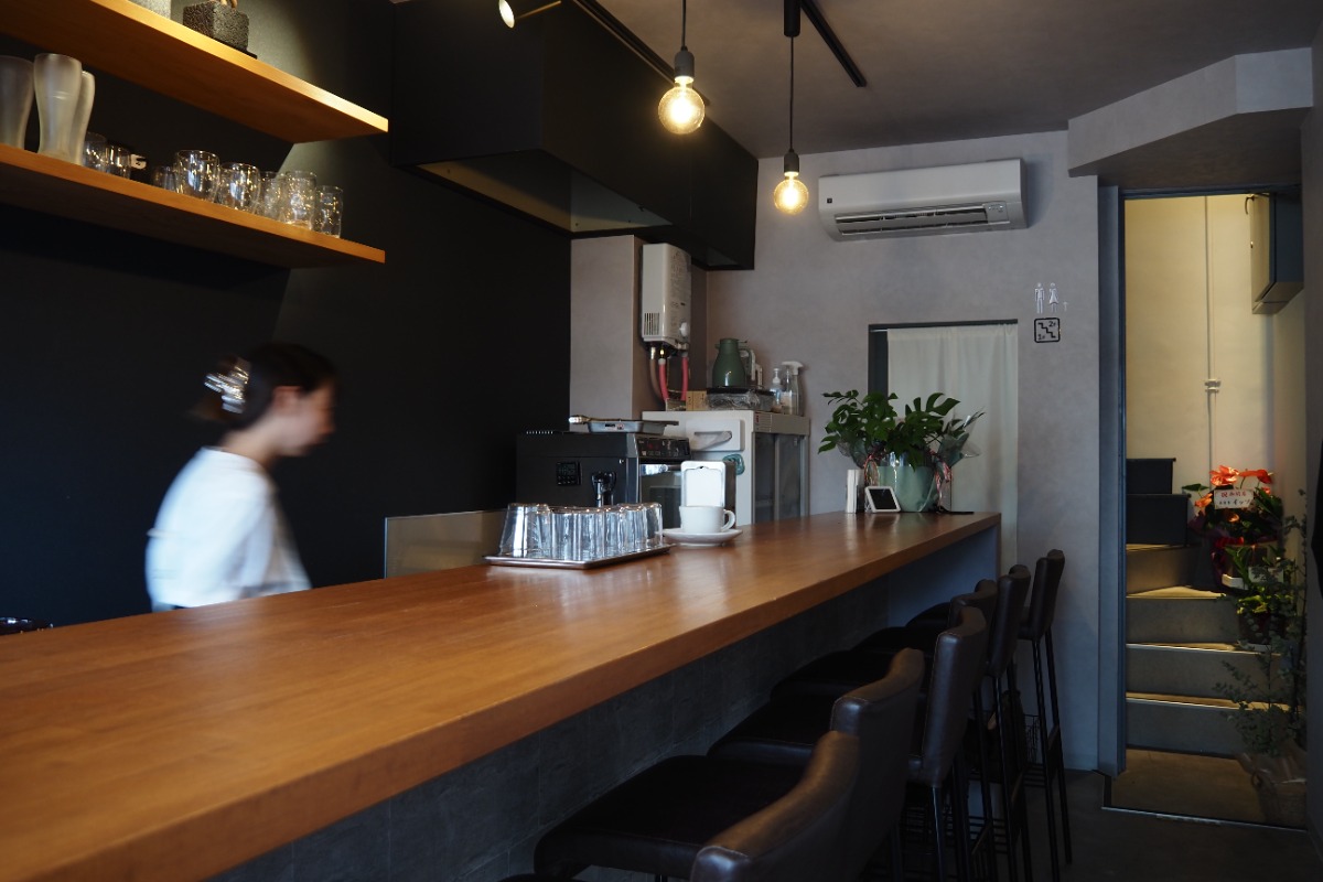 《10:00 Coffee》銀座通りの新店「街のコーヒー屋さん」で味わう、ハンドドリップとヘルシーランチ