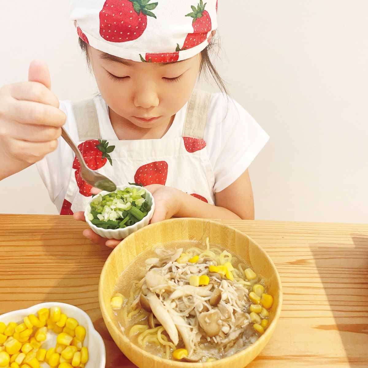 【お料理レシピ】きのこたっぷり味噌ラーメン／cotocotoみさき先生の「親子でつくろう！はじめてキッチン」