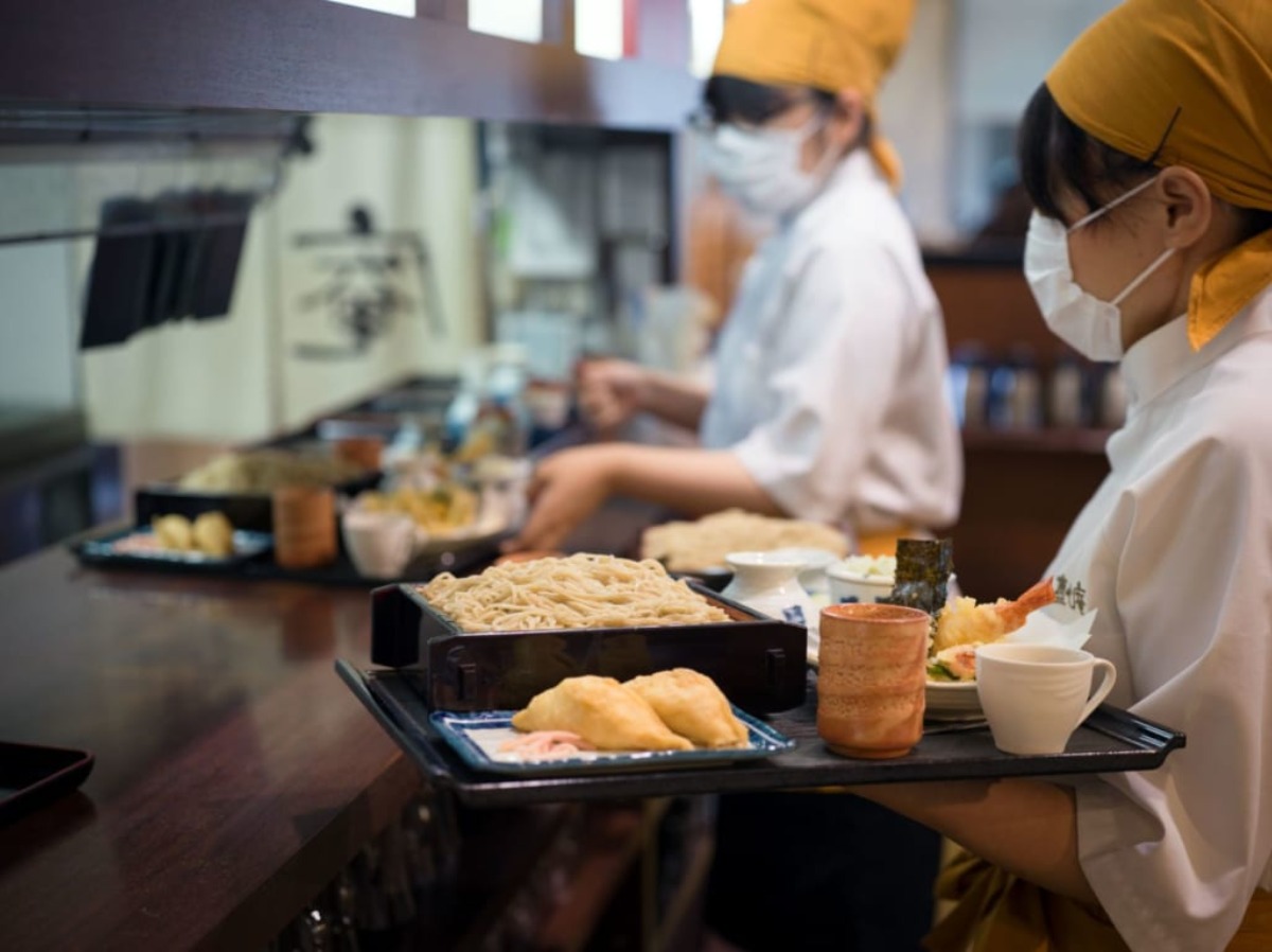 徳島のギフトにおすすめ！『直心庵』の風味豊かなそばとお菓子を大切な人に贈ろう。