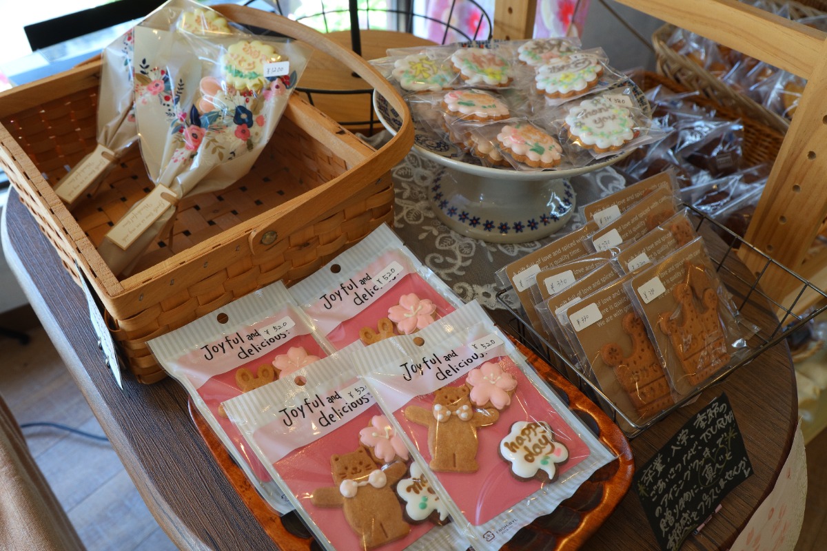 【徳島スイーツ部／おやCHU】original Sweets TSURUYA（ツルヤ／阿南市福井町）かわいいデコレーションが評判！県南の人気洋菓子店で見つけたコルネ