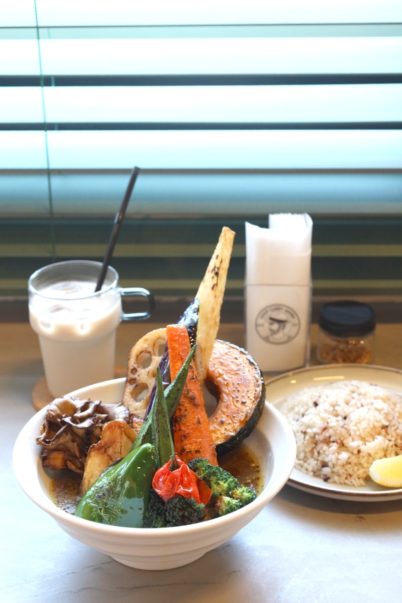 《SOUP CURRY ISHIBA AWA EST.2025 》 徳島登場で話題！ 名古屋で行列のできるスープカレー店