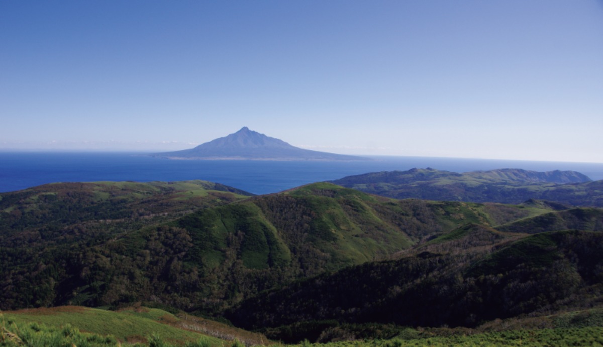 特別な場所へ 礼文島・秋物語|北海道大人の旅ガイド2025