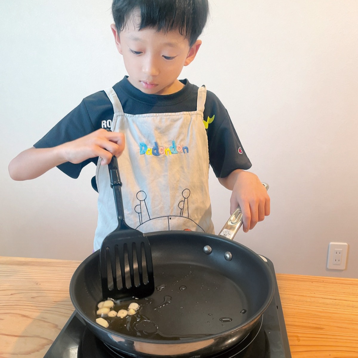 【お料理レシピ】すだちで爽やかマグロのステーキ／cotocotoみさき先生の「親子でつくろう！はじめてキッチン」