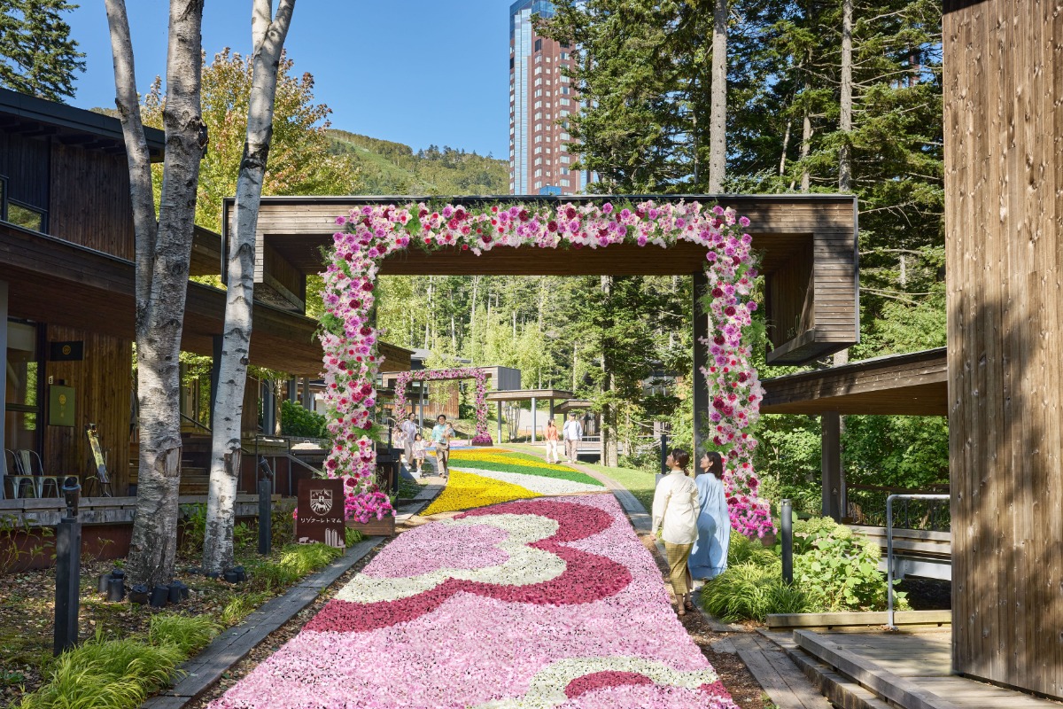 160mの花の絨毯！トマムで楽しむ優雅なお花見