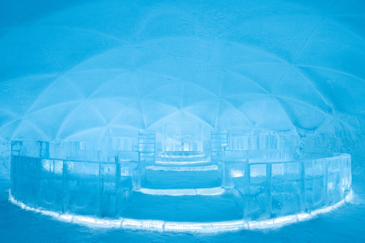 トマム・20年目の「氷の教会」。アイスブルーに輝く一枚氷のドームが登場