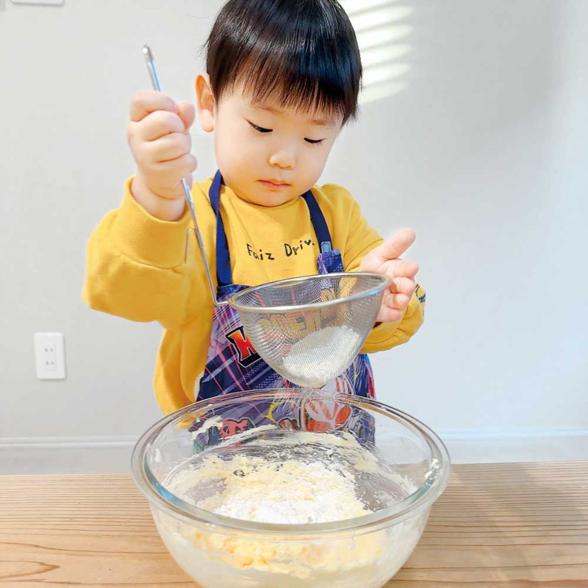 【お料理レシピ】いちごとクリームチーズのカップケーキ／cotocotoみさき先生の「親子でつくろう！はじめてキッチン」
