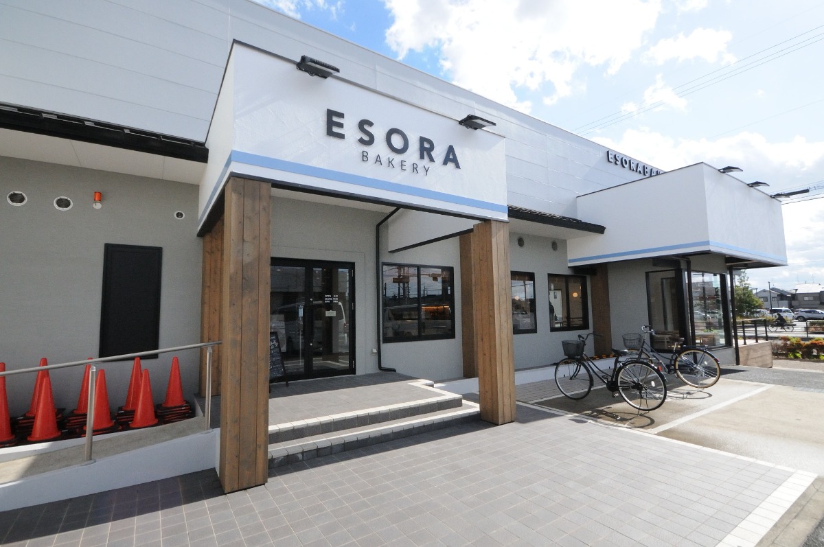 【新店】話題のベーカリーでレストランがオープン！|ESORA BAKERY