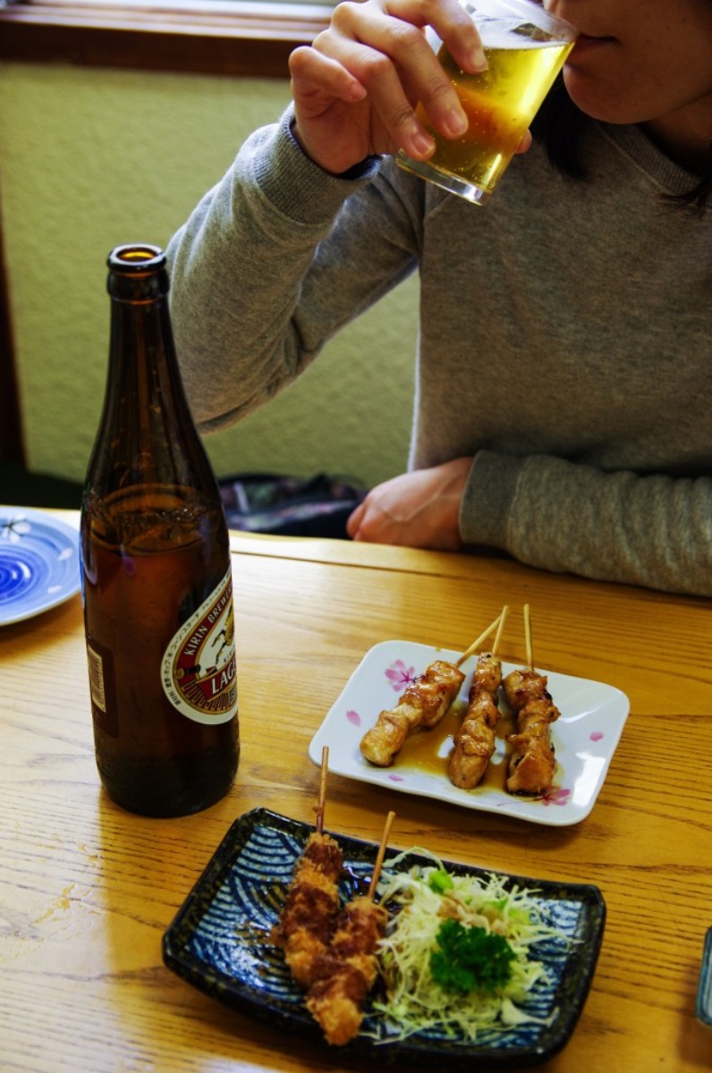 徳島駅前で朝から飲める、名酒場『安兵衛』に女ひとり昼酒しにいってみた