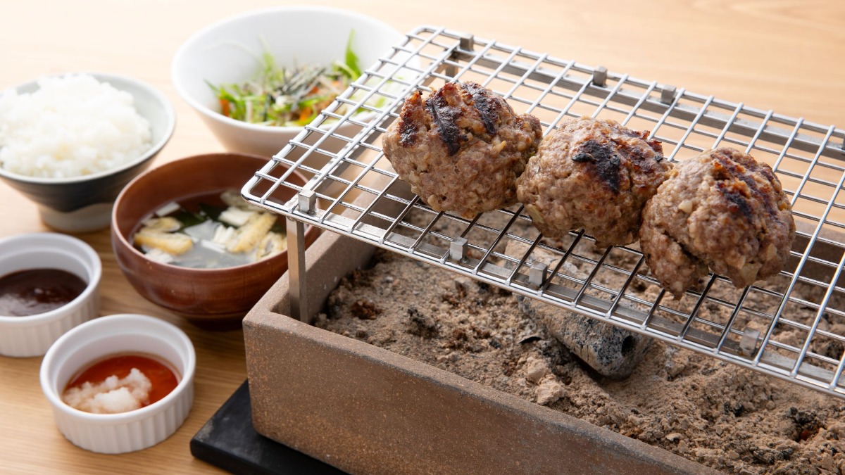 【新店】肉肉しいハンバーグが食べられる『牛100％ 鶏100％』が富山市にオープン