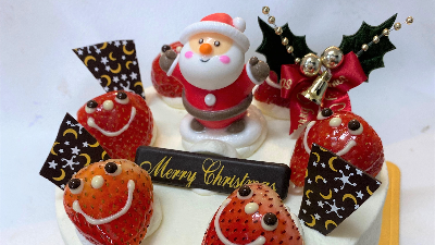 バンザイサンタがかわいいクリスマスケーキ【洋菓子工房Ub／大和高田市】