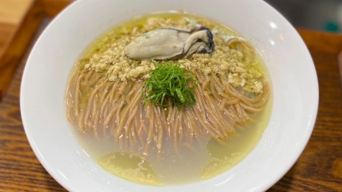 【新店】牡蠣を使ったスープがうまい！ランチだけのらぁ蕎麦｜牡蠣衛門 奈良三条通り店