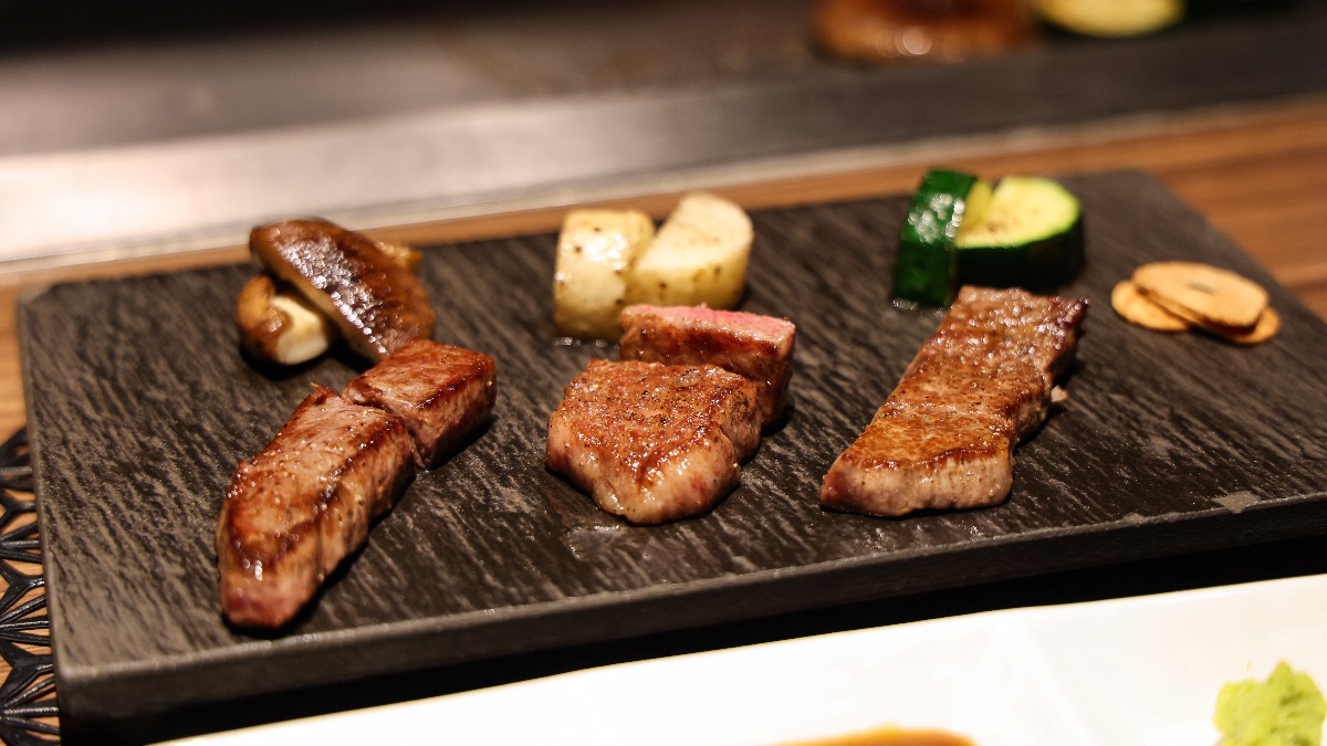 3,800円でここまで？橿原で出会った“価格感覚がバグる”和牛三種食べ比べランチ  | steak&wine Lamp